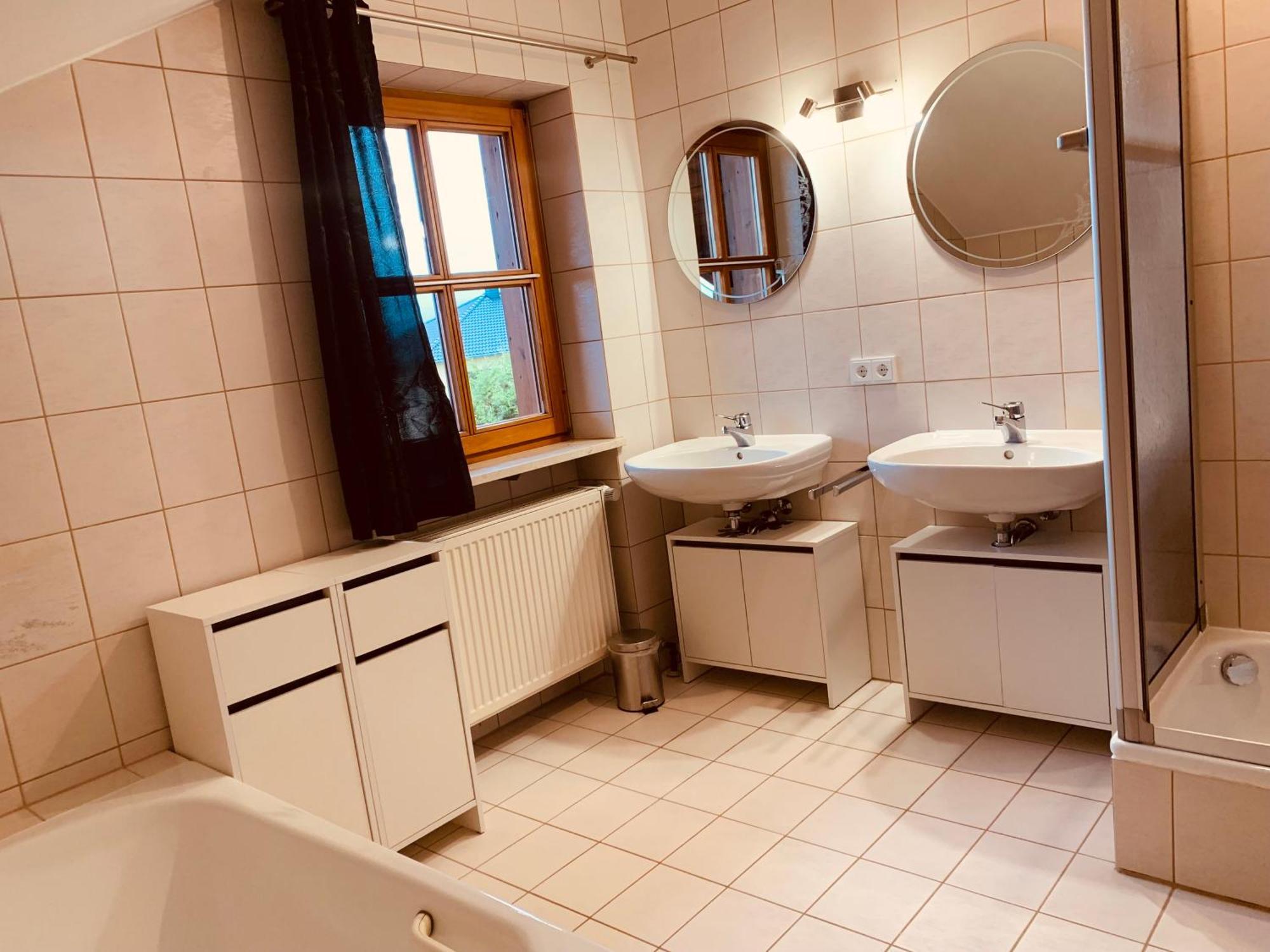 Adlerhorst, 4 Schlafzimmer, Blick In Die Alpen, Parkplatz Thyrnau Luaran gambar